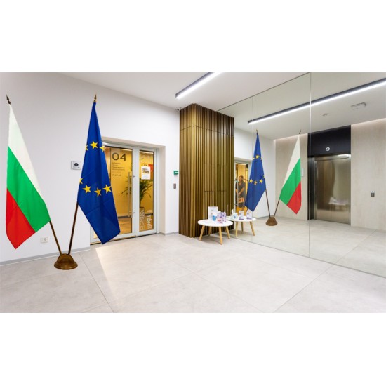 Луксозна интериорна стойка за две знамена