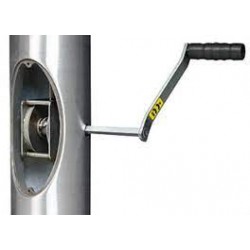 Flagpole winch with mechanism